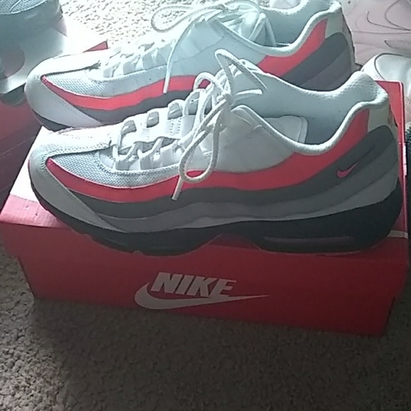 Air Max 95 - Picture 2 of 7